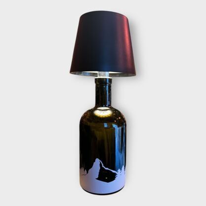 Glasflasche mit Lampe Silhouette Matterhorn